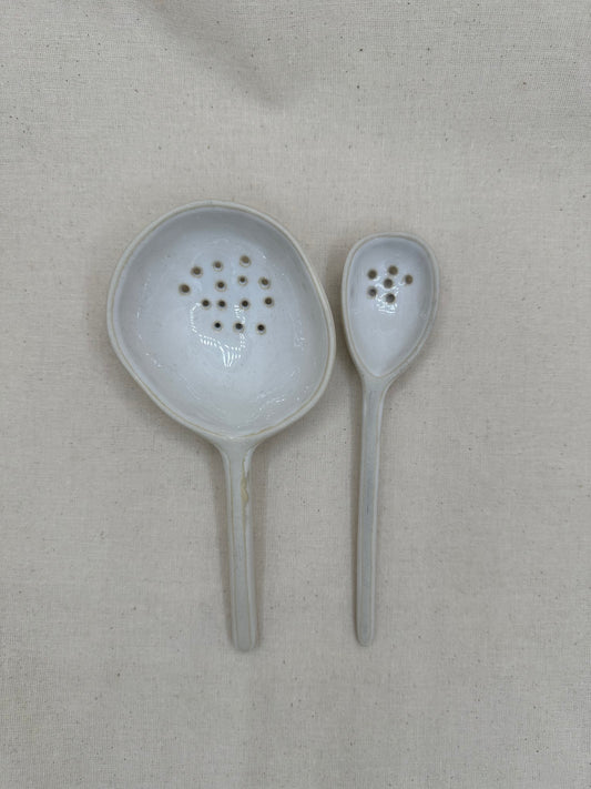 Stoneware Strainer Set Of 2